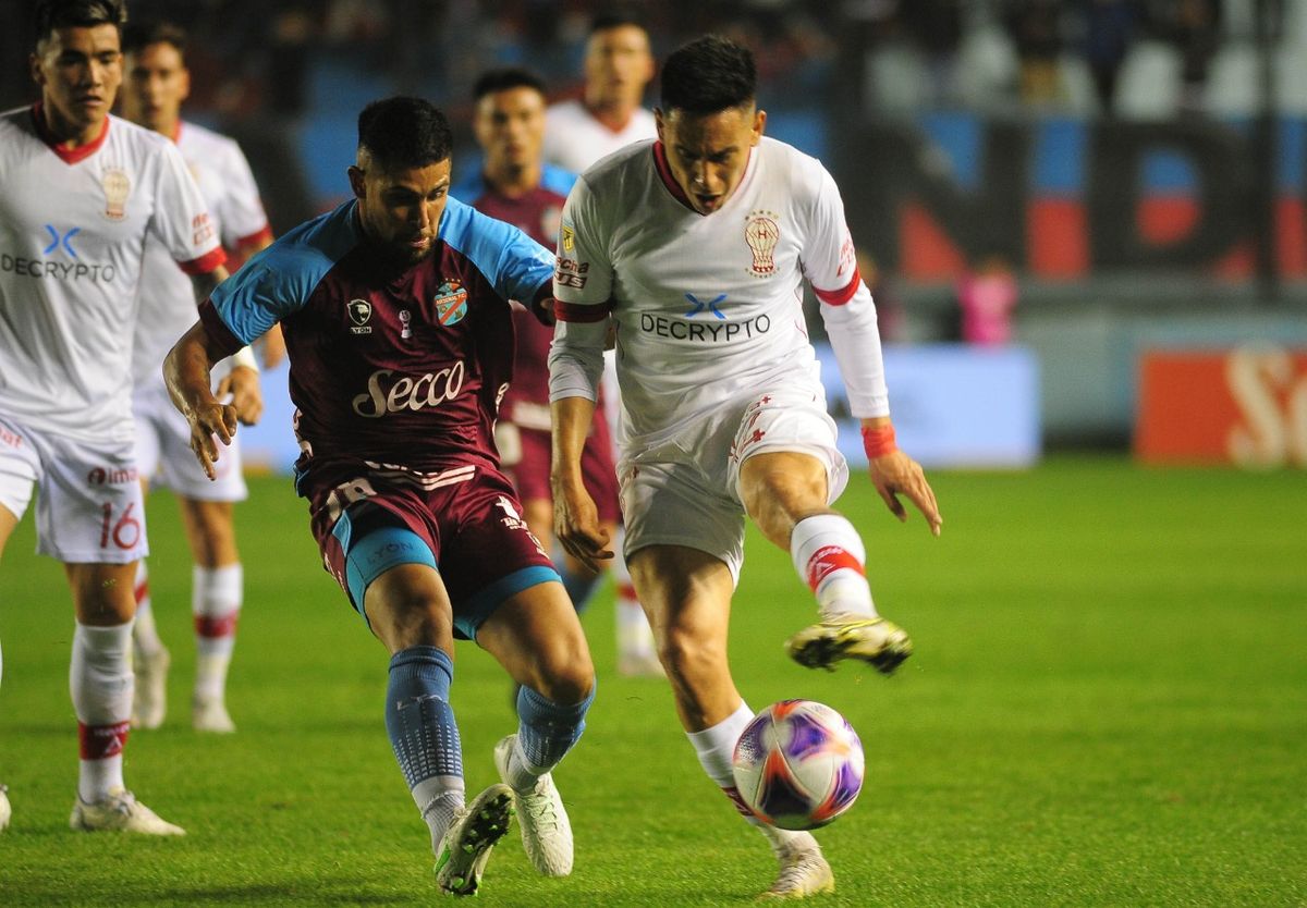 Huracán tiene la chance de quedar a un punto del líder Atlético Tucumán.