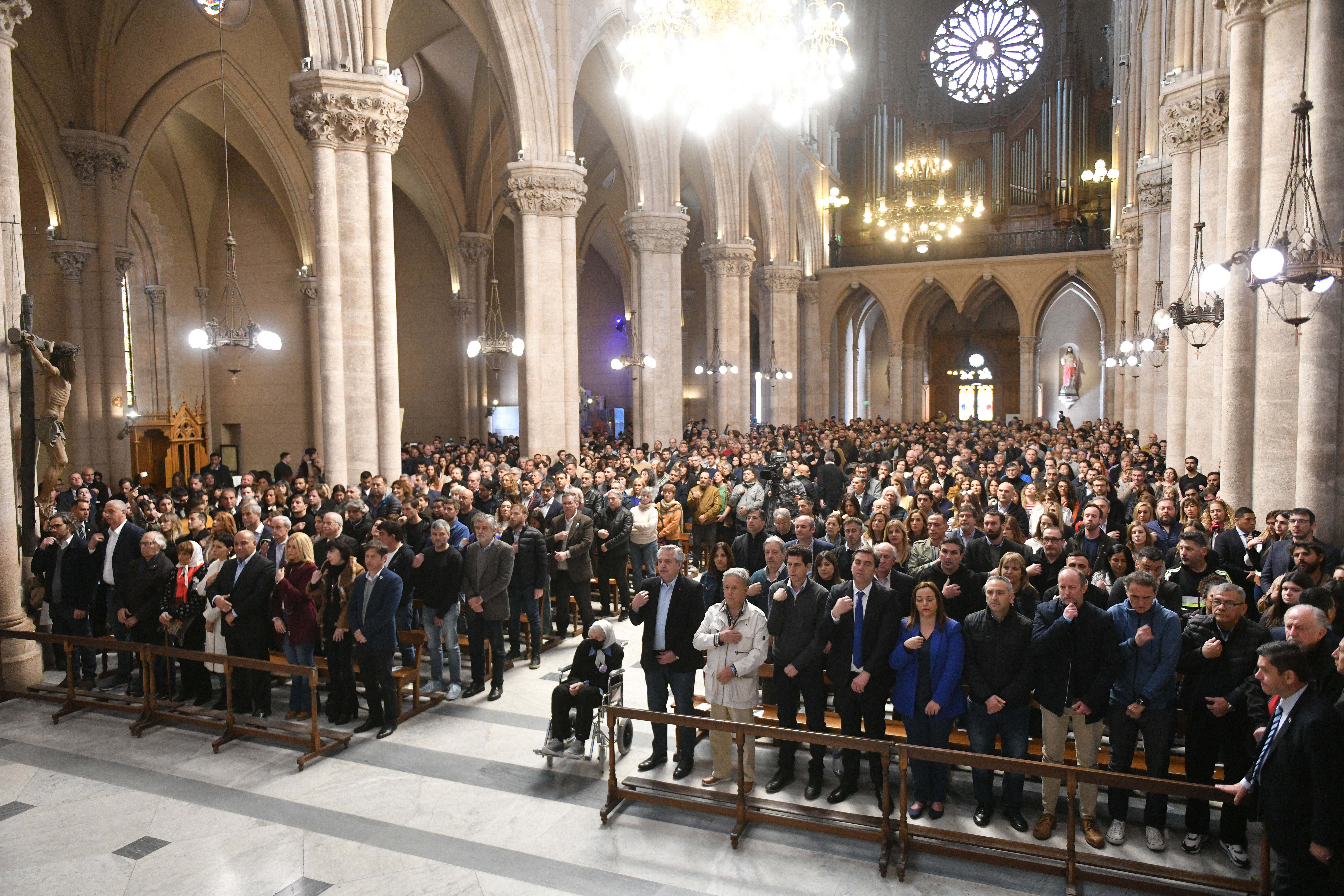 Con Fernández en primera fila la iglesia pidió por la Paz y la Fraternidad de los Argentinos. Foto: Telam