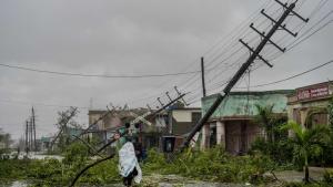 Cuba sin luz en su totalidad por el paso del huracán Ian