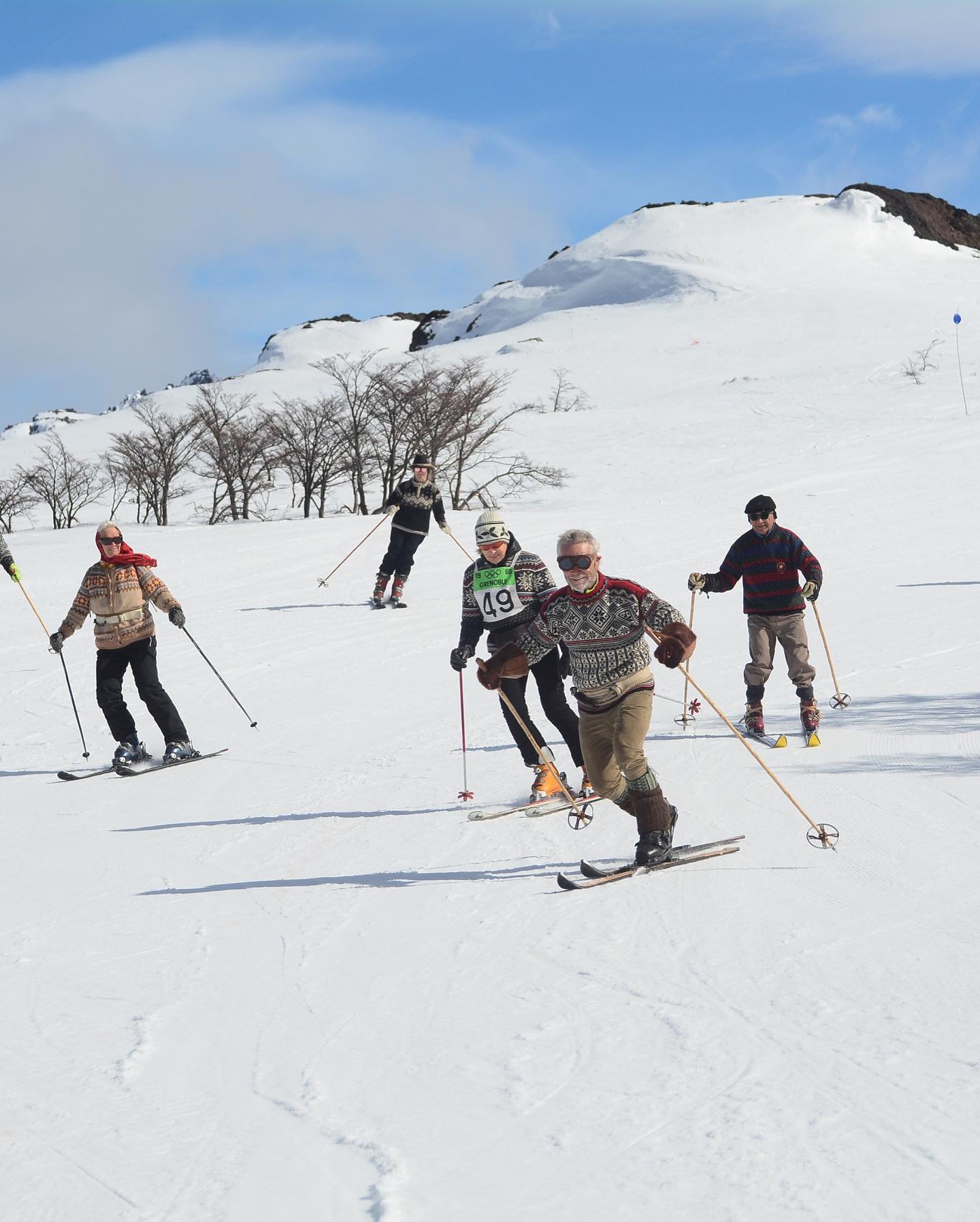 Un lindo día de encuentro de “la historia del esquí”. Fotos y video: @guunproducciones.
