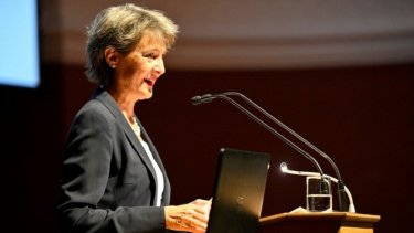 La ministra también pidió que se apaguen luces y computadoras que no están en uso.