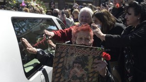 Fotos: fue masivo el último adiós a Carlitos Balá en el Cementerio de Chacarita