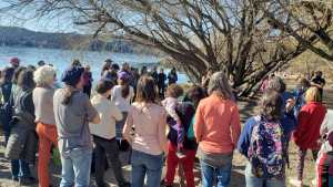 Se reunieron en un mallín del oeste de Bariloche para reclamar por la Ley de Humedales