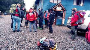 Rescataron a un esquiador que se perdió en la zona de Cerro Bayo, tras cinco horas de búsqueda
