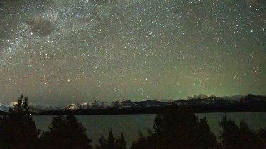 En el paraje rural Ñirihuau Arriba, a 23 kilómetros de Bariloche, el astrónomo Daniel Chiesa construyó un observatorio que desde 2021 recibe turistas de todo el mundo / Foto: Daniel Chiesa