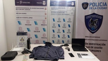 Los elementos de prueba que tienen los investigadores para acusar al hijo menor del matrimonio asesinado. 