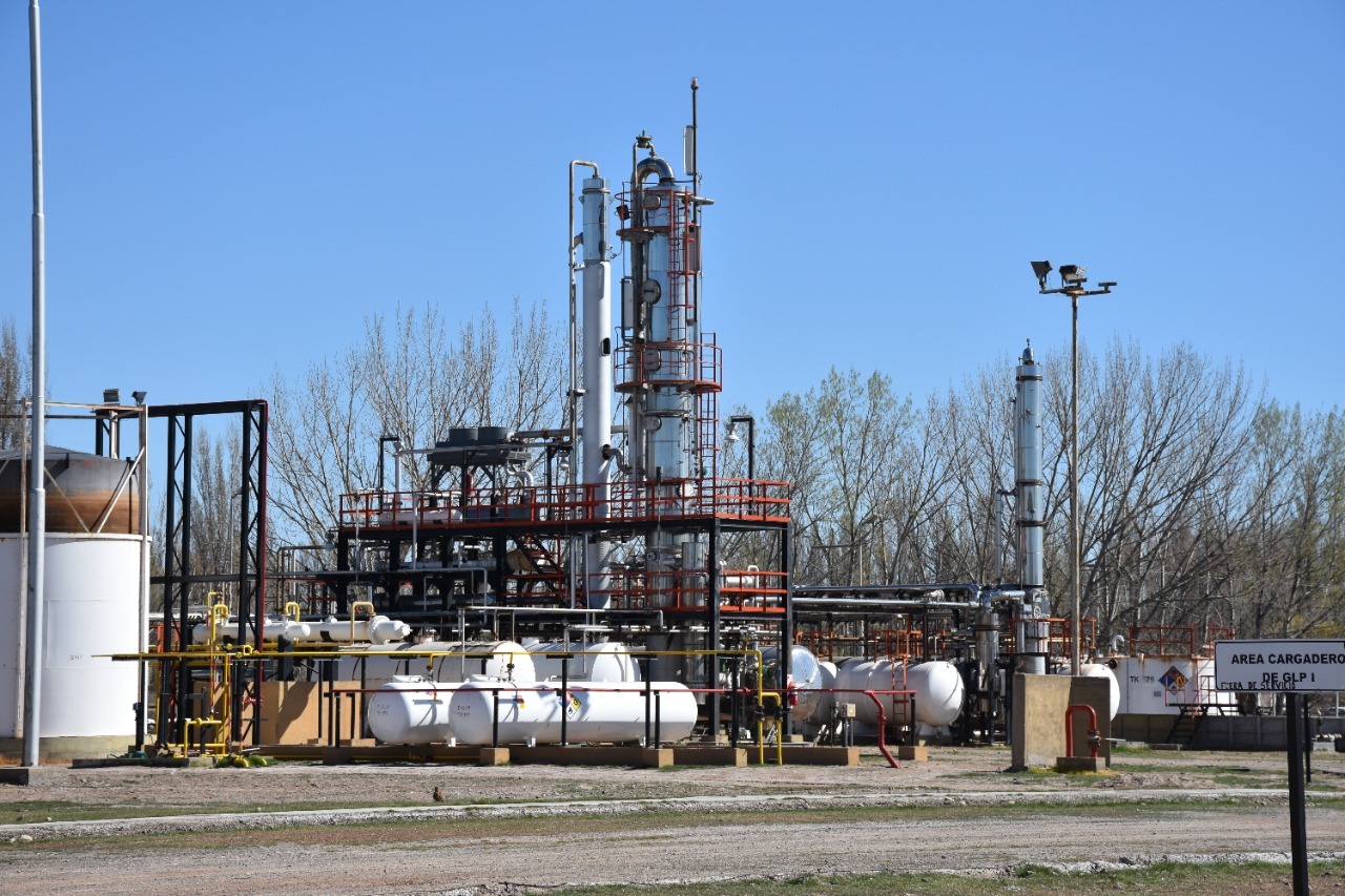 Los trabajadores de las refinerías de las firmas Refi Pampa, New American Oil y Fox Petrol cobrarán desde el mes que viene el adicional de Zona Vaca Muerta.