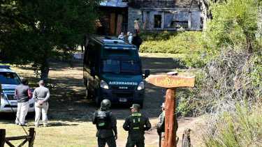 El martes la jueza federal de Bariloche encabezó una inspección ocular en la propiedad donde fue atacado un puesto de Gendarmería Nacional.