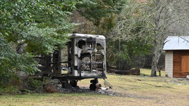 La casilla incendiada en Villa Mascardi se encontraba en el predio de un privado, que fue atacado en agosto. Foto: Chino Leiva