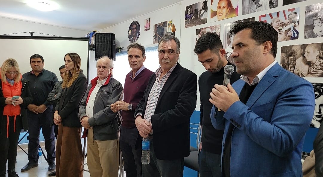Representantes del Frente de Todos se reunieron con el ministro de Obras Públicas, Gabriel Katopodis, en la Unidad Básica de Centenario. (Prensa Partido Justicialista)