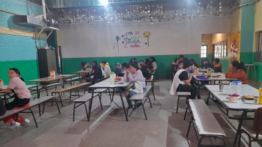 Tras las quejas de las familias, suspendieron las clases en la escuela invadida por ratas en Roca