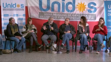 Fernández Novoa, micrófono en mano, durante el lanzamiento de "Unidos". (Foto @serfnovoa) 