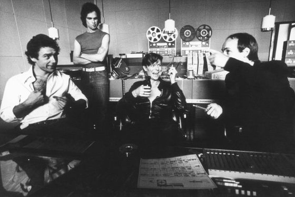Una postal de las grabaciones en el Hansa Studio de Berlín: Roberto Fripp, David Bowie y Brian Eno.