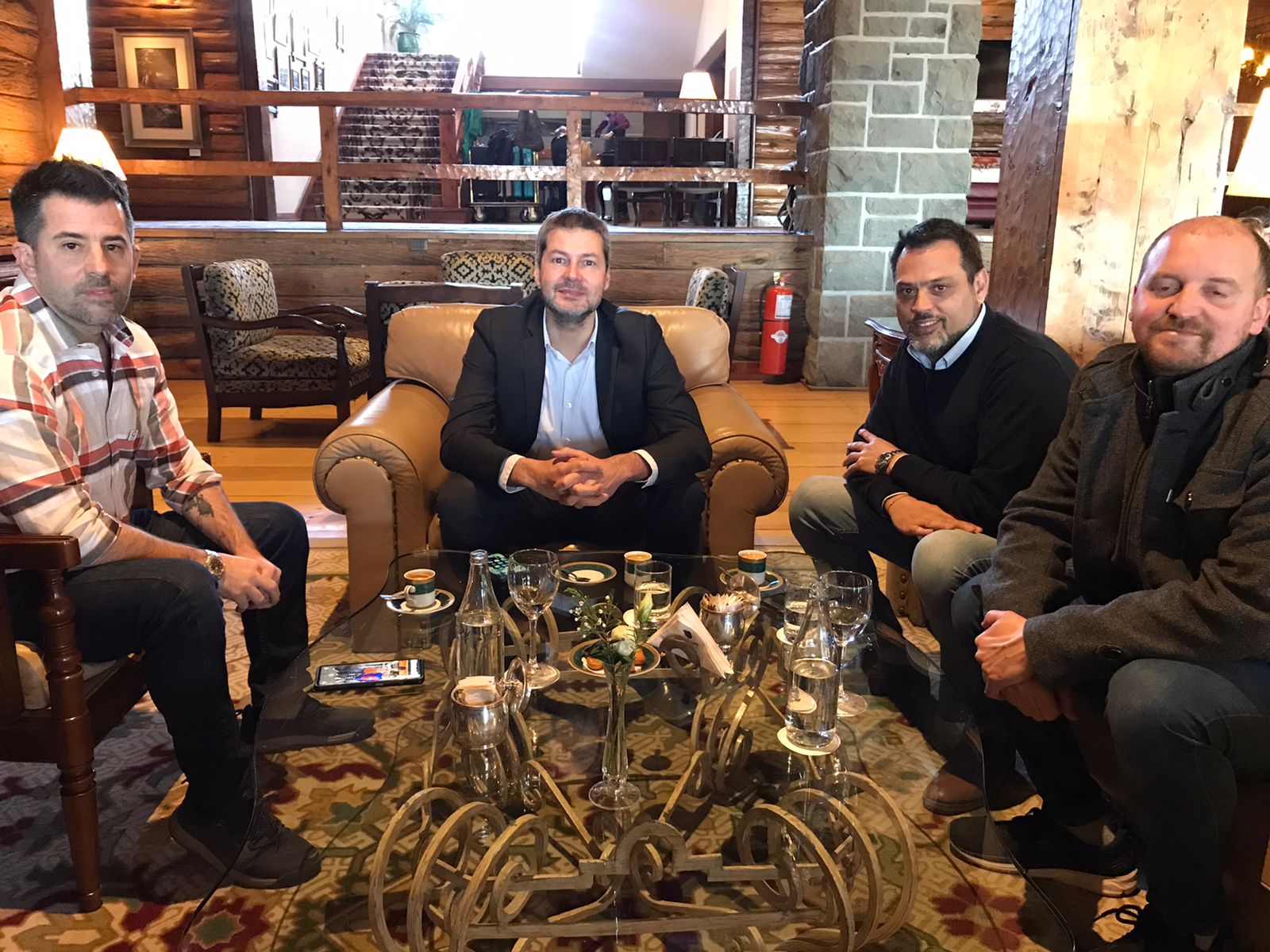 El ministro de Turismo, Matías Lammens, se reunió con dirigentes de la Cámara de Turismo de Bariloche y el secretario municipal del área. Gentileza