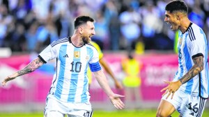 La Selección Argentina viaja a Qatar con la ruta liberada