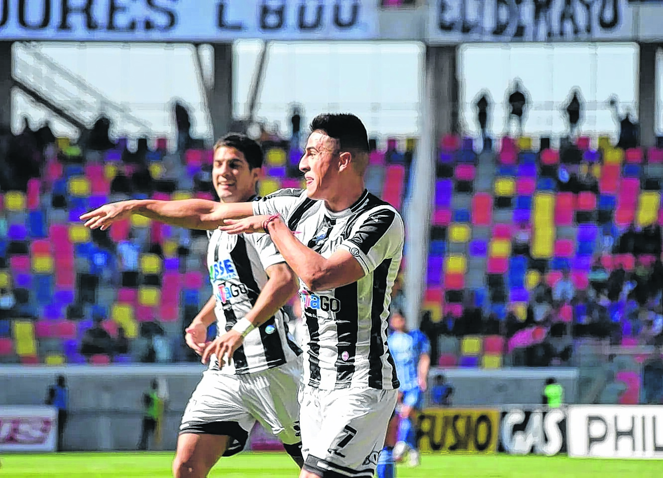 Central Córdoba salió de la zona del descenso con una goleada ante Godoy Cruz.