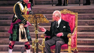 Con un reinado mucho más corto, habrá que ver si Carlos III consigue dar estabilidad.