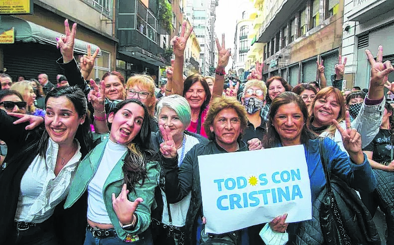La manifestación a favor de Cristina y en contra del falló que la condenó, se postergó una semana. Foto Archivo.