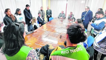El encuentro de los docentes con legisladores  de todos los bloques. Foto: gentileza.