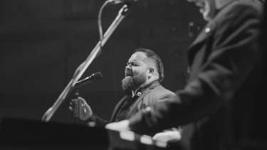 Es la segunda vez que el ex vocalista de Los Huayras se presenta en Jacobacci. Foto: Archivo