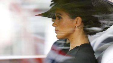 Meghan Markle se ha convertido en una especie de "villana" para la Corona Británica, por sus particulares modos.-