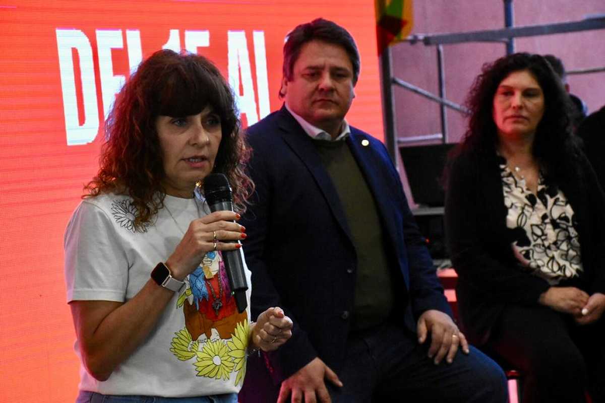 María Pasqualni encabeza la lista azul capitalina; aqui con el intendente Mariano Gaido y Claudia Argumero, actual presidenta del Concejo (foto archivo Matias Subat) 