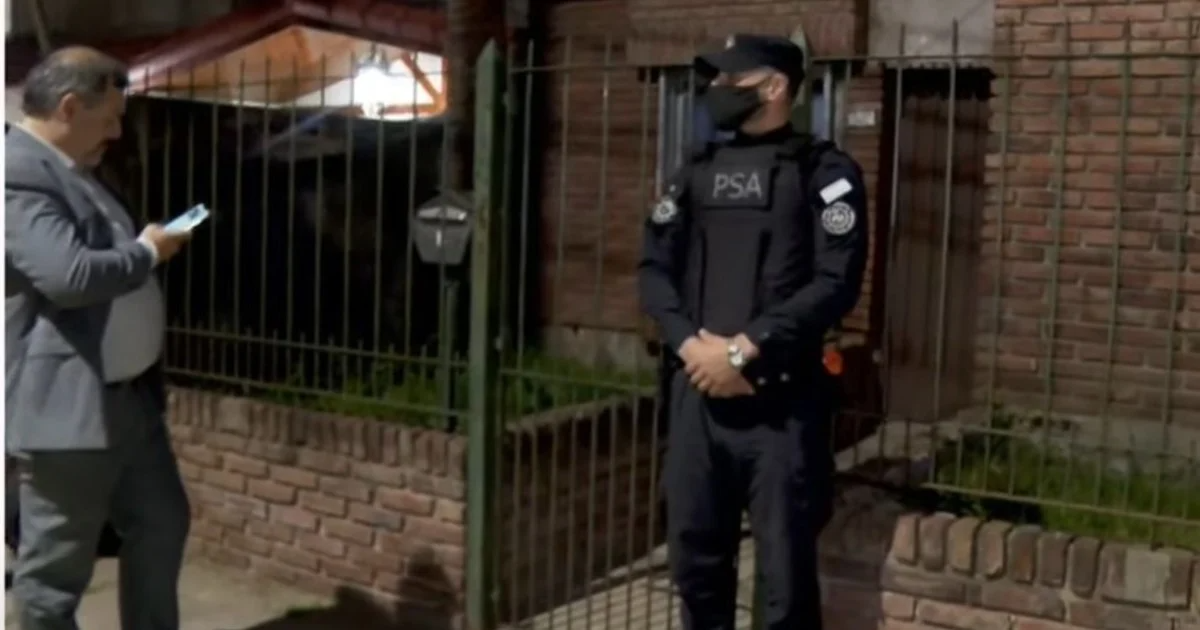 Allanaron la casa del cuarto detenido por el atentado a Cristina Kirchner. 