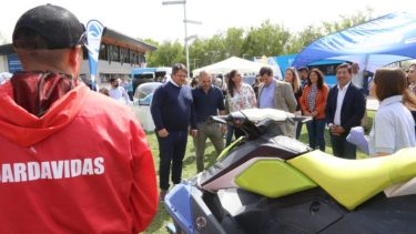 Los prestadores turísticos privados y la infraestructura de seguridad costera fueron parte de la muestra hoy en la isla 132 de la apertura de temporada de turismo capitalino (foto gentileza)