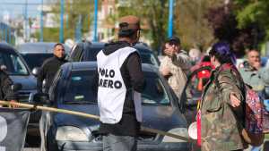 Enojo y reclamo de los automovilistas en la marcha del Frente Piquetero en Roca