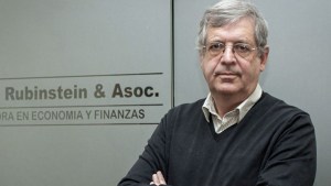 Gabriel Rubinstein: «Argentina podría ir a un dólar único en tres años»