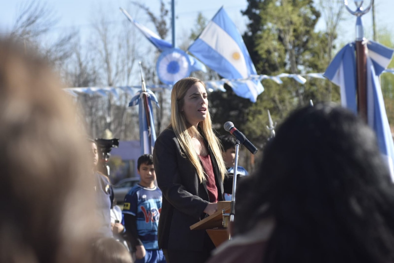 María Emilia Soria habló sobre la situación del peronismo rionegrino en los actos protocolares por el aniversario de Roca.