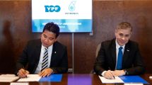 Imagen de Vaca Muerta: los puntos clave del acuerdo entre YPF y Petronas para construir una planta de GNL