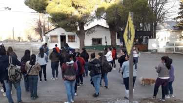 En Loncopué hubo una movilización por la búsqueda de los adolescentes. 