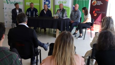 La presentación se realizó hoy y dieron detalles acerca de la octava edición de la Fiesta de los Frutos Secos. Foto: Marcelo Ochoa.