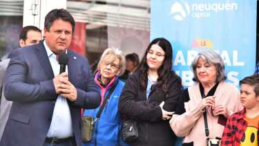El intendente Mariano Gaido deslizó que la Feria del Libro se podría extender más allá de los 10 días que está programada (foto Yamil Regules)