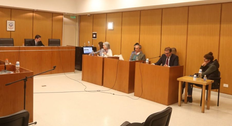 Gil y Guidi estuvieron presentes en la audiencia del lunes, pero hoy escucharon la sentencia conectadas por Zoom. (Foto: Juan Thomes)