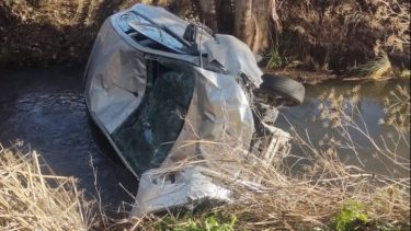 En el lugar intervino personal de bomberos y de la Comisaría Sexta. Foto gentileza