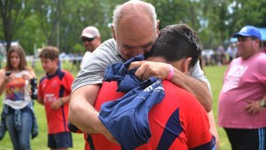 Los veteranos del rugby se reúnen en el Roca RC para homenajear a Martín Suertegaray