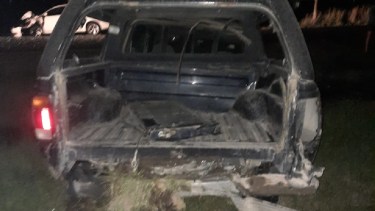 La colisión se produjo sobre la "ruta Chica" en la zona oeste de General Roca. (Foto gentileza)