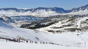 Está en marcha el Mundial de Raquetas de Nieve en Caviahue Copahue y mañana es el gran día