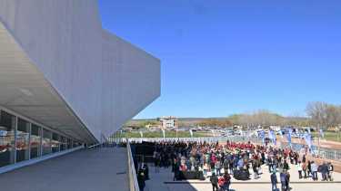 Imponente, el centro de convenciones tiene más de 3.223 metro cuadrados cubiertos (foto Florencia Salto)