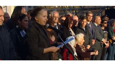 Alejandra Darín fue la elegida para leer el documento en la marcha contra el atentado a la vicepresidenta Cristina Kirchner.