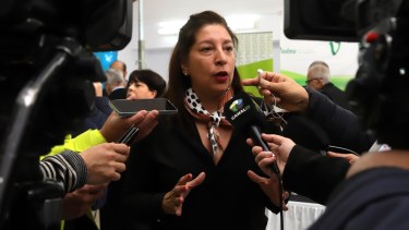 La gobernadora Arabela Carreras encabezará una reunión con intendentes el miércoles. Archivo