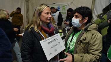 Schieroni y Lapalma en la carpa docente en Viedma. foto: gentileza.