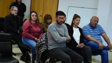 Los imputados escucharon con atención el relato de los fiscales y el pedido de condena para cada uno de  ellos. (foto: César Izza)