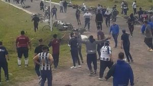 La barra de Talleres que viajaba a Chaco levantó un piquete en Tacuarendí, al norte de Santa Fe
