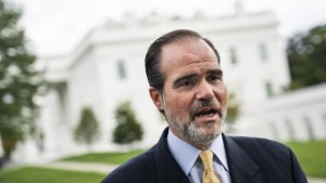 Echaron a Mauricio Claver-Carone de la presidencia del BID