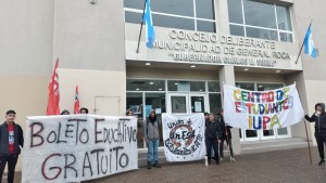 Boleto educativo gratuito: juntan firmas para que se trate de manera «urgente» en Río Negro