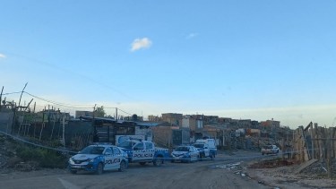 Allanamiento en Toma Malón de Centenario. Foto: gentileza