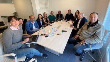 Las conducciones de los cuatro partidos se reunieron ayer para fijar la fecha (Prensa Diputado César Gass)